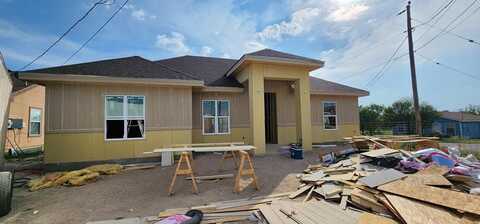 75 School Circle, Eagle Pass, TX 78852
