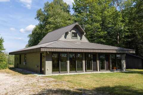 N 10123 Krause RD, Engadine, MI 49827