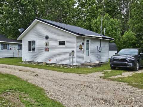 W16852 M-135 (Nunemaker Dr), Mc Millan, MI 49853