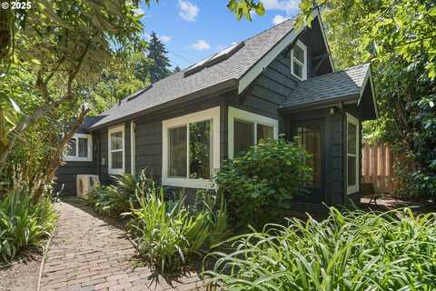 8626 SE 28TH PL, Milwaukie, OR 97222