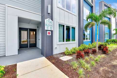 7740 SANDY RIDGE DRIVE 220, REUNION, FL 34747