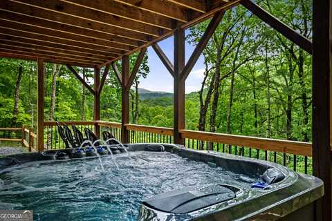 947 Mountain Oak RD, Ellijay, GA 30536