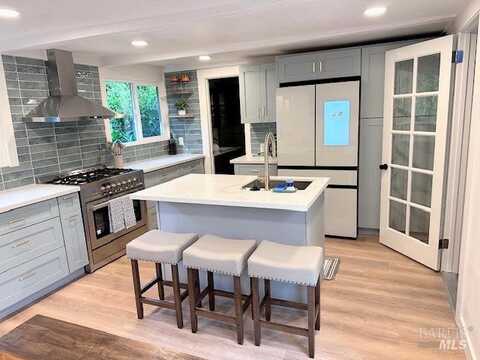 16017 Palo Alto Drive, Guerneville, CA 95446