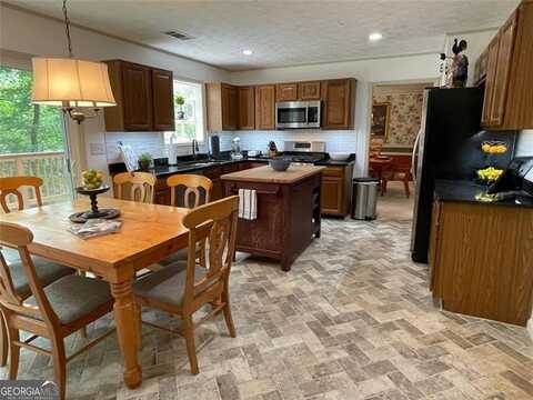 110 Windsor Chase DR, Lawrenceville, GA 30043