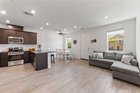 16502 Casa Grande Ave 109, Fontana, CA 92336