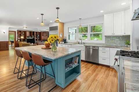 32 Witham St B, Gloucester, MA 01930