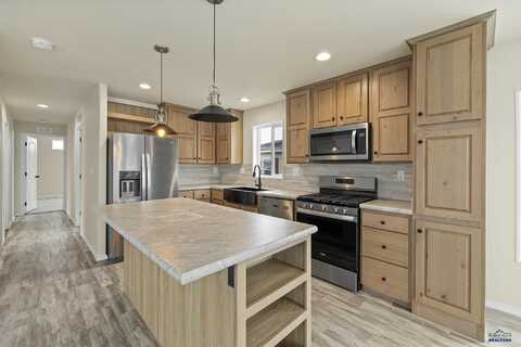 4422 CIRCLEWOOD DR, Rapid City, SD 57703