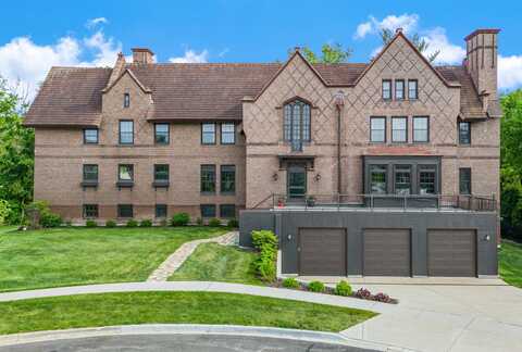 141 Loretto Court, Wheaton, IL 60189