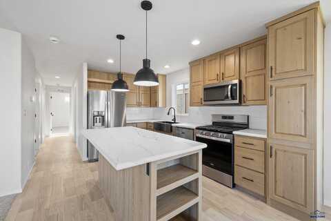 4309 CIRCLEWOOD DR, Rapid City, SD 57703
