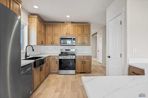 4432 CIRCLEWOOD DR, Rapid City, SD 57703