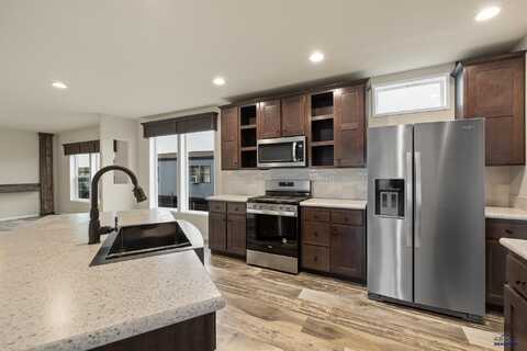 4449 CIRCLEWOOD DR, Rapid City, SD 57703