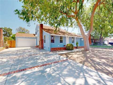10332 NE Odell Avenue, Sunland, CA 91040