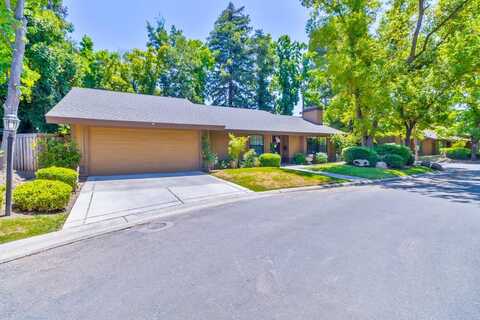 4633 Glenn Avenue N, Fresno, CA 93704