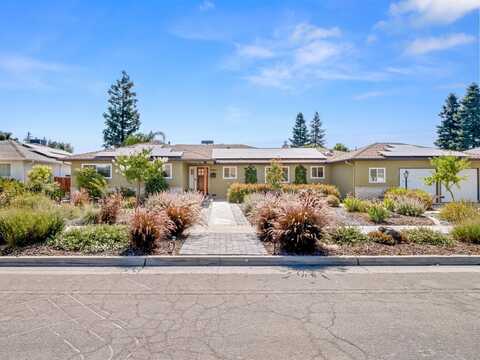 6372 Sharon Avenue N, Fresno, CA 93710