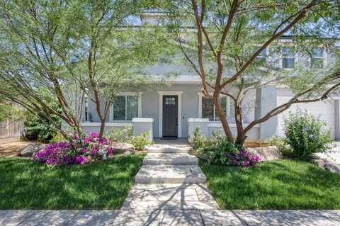 2288 Bliss Avenue N, Fresno, CA 93727