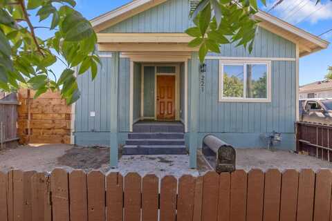 221 Orchard Street N, Fresno, CA 93701