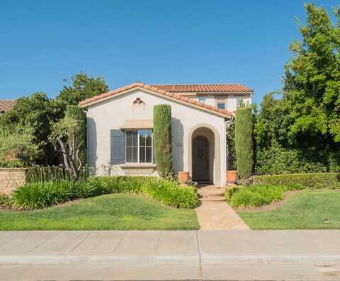 1682 Dutch Avenue N, Clovis, CA 93619