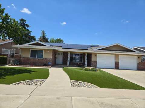 587 Bates Avenue N, Dinuba, CA 93618