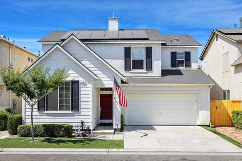 73 Bordeaux Lane W, Clovis, CA 93619