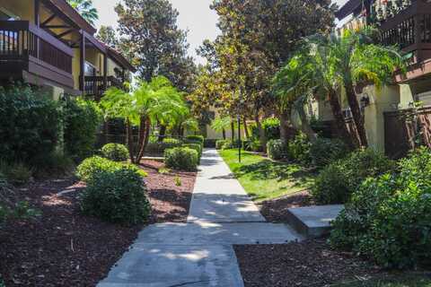 2881 Huntington Boulevard E, Fresno, CA 93721