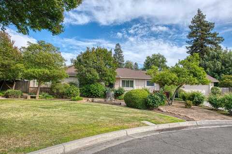 4588 Pico Avenue E, Fresno, CA 93726