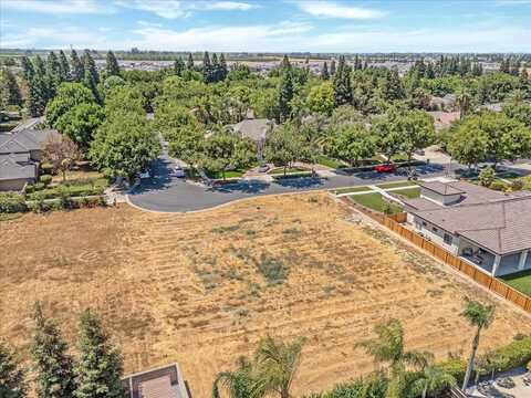 3614 Harvard Court E, Visalia, CA 93292