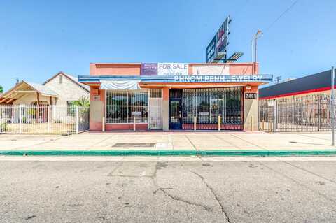 2403 Clinton Avenue E, Fresno, CA 93703