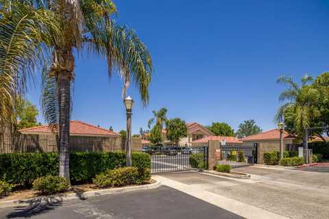 1542 Alluvial Avenue E, Fresno, CA 93720
