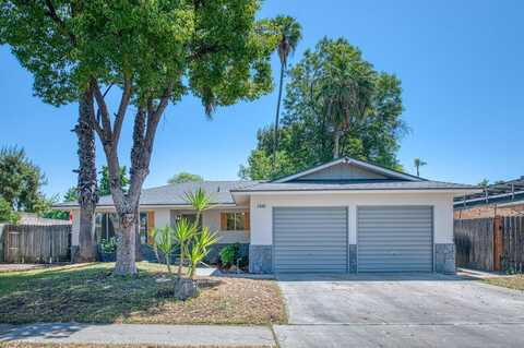 1448 Helm Avenue N, Fresno, CA 93727