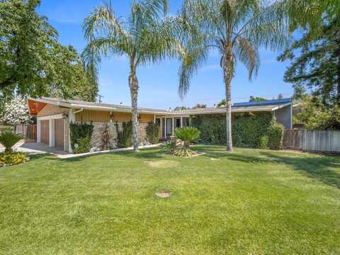 6090 Townsend Avenue E, Fresno, CA 93727