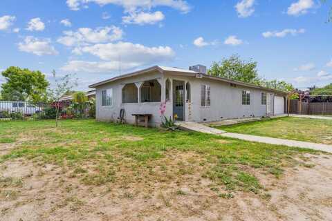 1065 Cedar Avenue E, Tulare, CA 93274