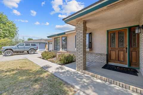 300 Adrian Way W, Hanford, CA 93230