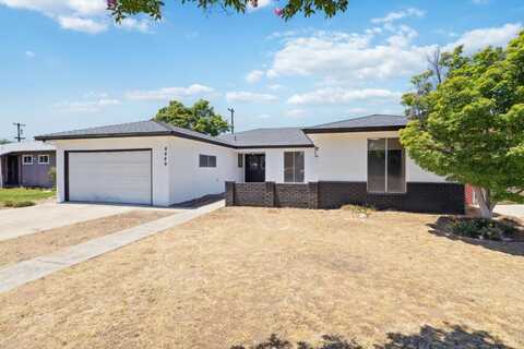 4489 Chestnut Avenue N, Fresno, CA 93726