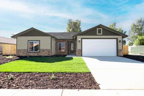 1014 Walnut St N, Woodlake, CA 93286