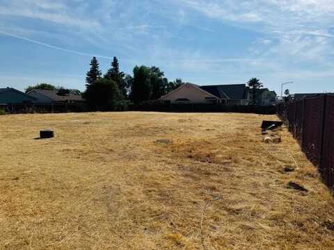 4569 Michigan Avenue W, Fresno, CA 93722
