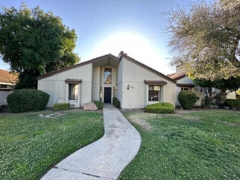 1964 Cougar Lane, Clovis, CA 93611