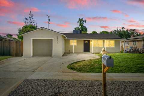 2543 Ashcroft Avenue E, Fresno, CA 93726