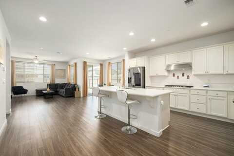 952 Howard Street, Kingsburg, CA 93631