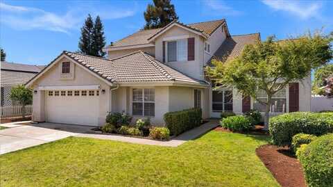 2162 Decatur Avenue, Clovis, CA 93611