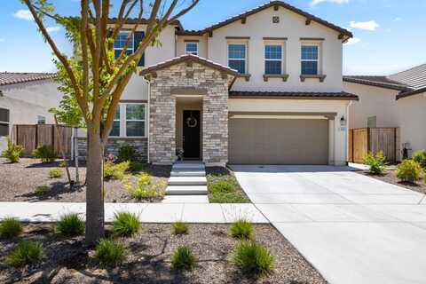 560 Overstone Avenue, Madera, CA 93636