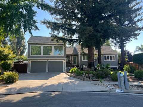 6762 Knoll Avenue N, Fresno, CA 93711