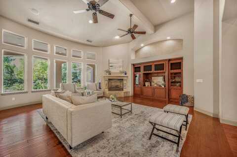 2136 Royal Dornoch Avenue E, Fresno, CA 93730