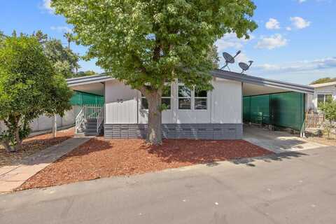 2400 Midvalley Avenue W, Visalia, CA 93277
