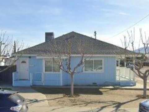 100 Mariposa Street E, Avenal, CA 93204