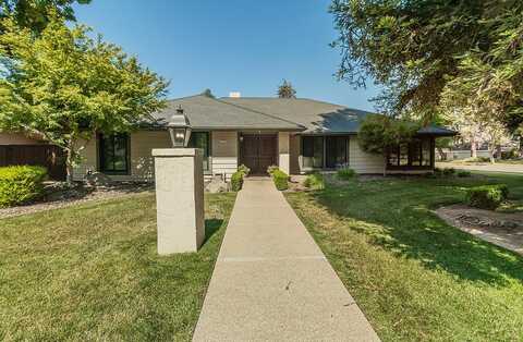 5383 Briarwood Avenue N, Fresno, CA 93711