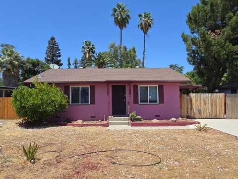688 Sample Avenue W, Fresno, CA 93704