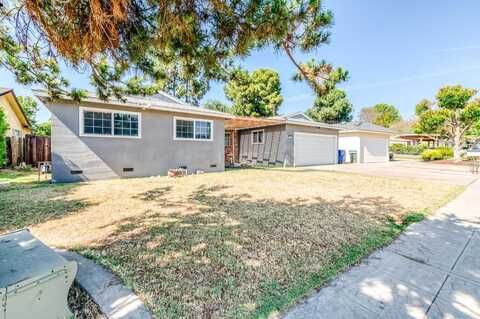 1755 Fairmont Avenue, Clovis, CA 93611