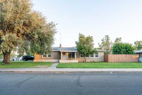4348 Kenmore Drive, Fresno, CA 93703