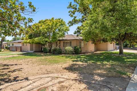 4902 Townsend Avenue E, Fresno, CA 93727