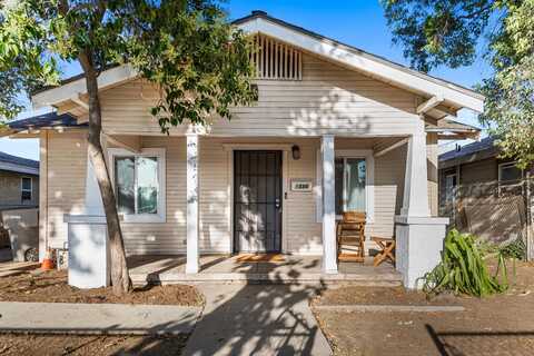 1586 Calaveras Street N, Fresno, CA 93728